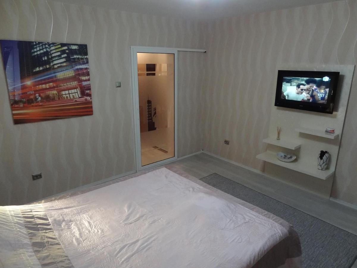 Lvc,Lac & Nyc Apartshotel Faleza Галац Екстер'єр фото
